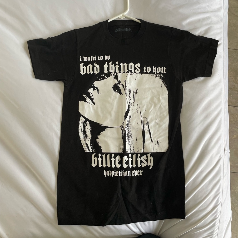 Hot topic Billie Eilish graphic tee